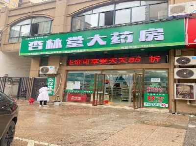 青川铝塑板门头招牌的特点。